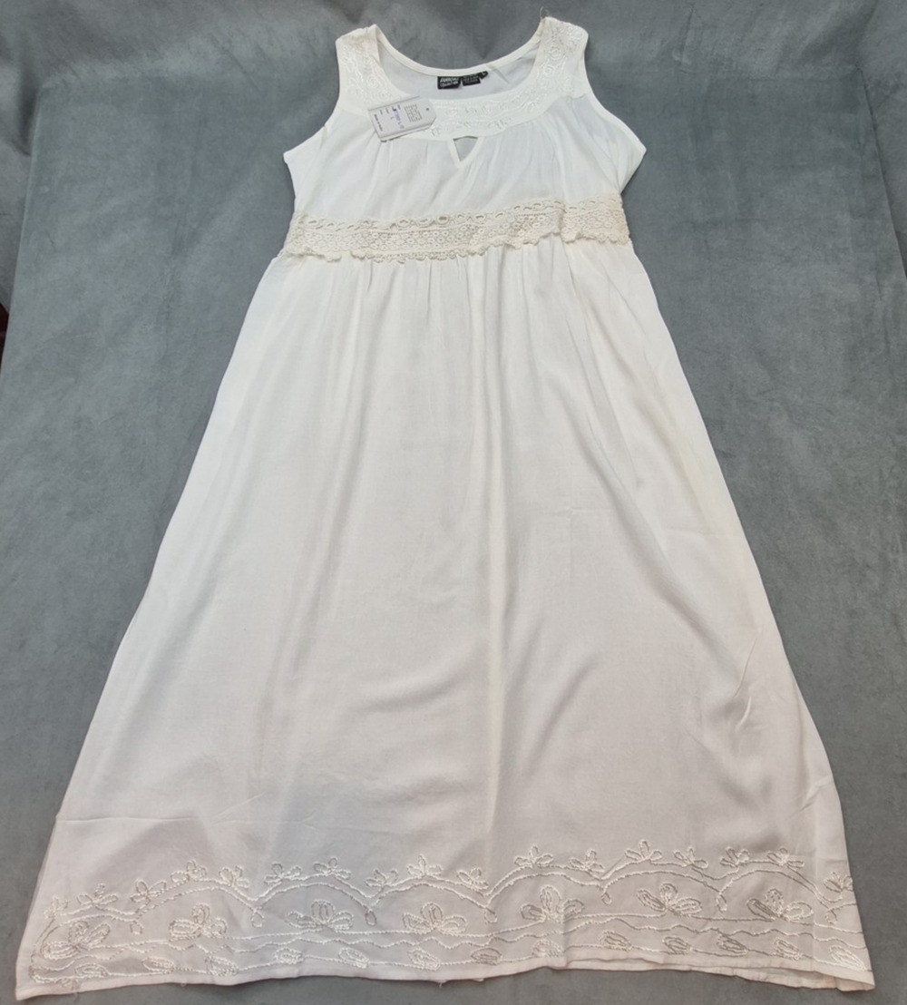 Ananda’s Collection White Boho Crochet Embroidered Casual Maxi Dress Size L